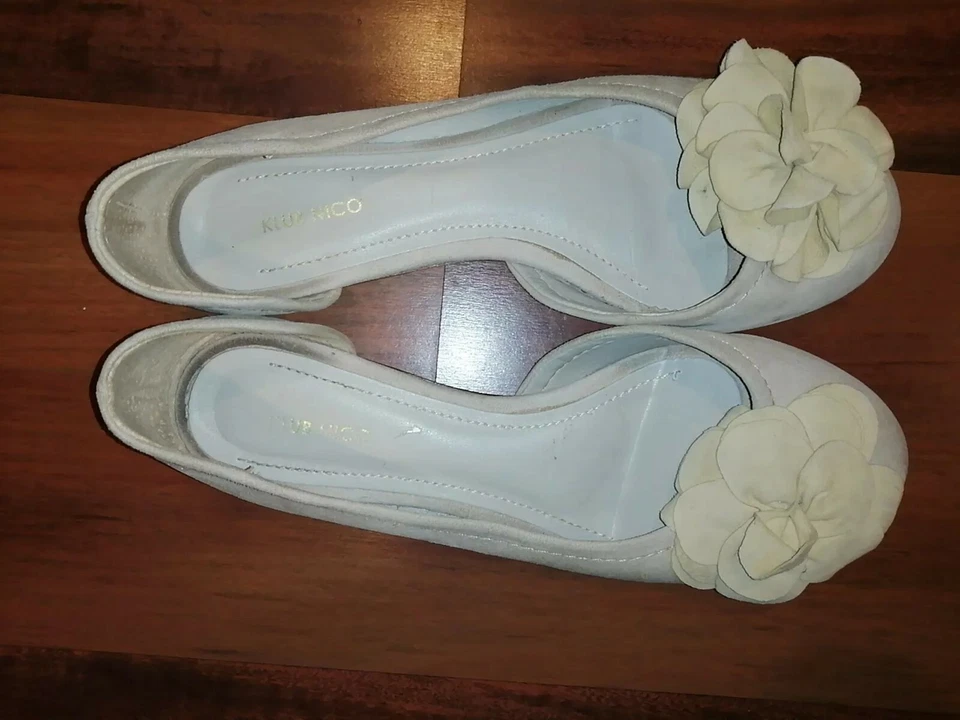 Zapatos planos de traje de ballet Klub Nico Anthropologie para mujer con flores decorativas talla 8 Foto 4 de 4