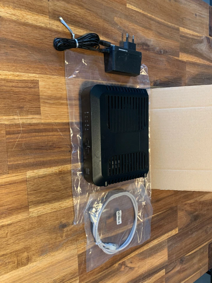 Cisco EPC3828D Router - Bild 3 von 4