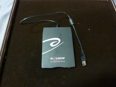 DeLock USB Portable Diskette Drive / S/N 0801A001 / 5V-500mA