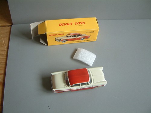 Dinky Toys F 24 K Simca vedette Chambord en boîte 1/43