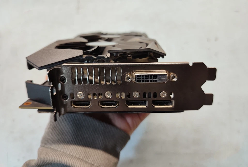 ASUS AMD Radeon RX Vega56 8GB HBM2 PCI-Express Video Card DP HDMI - Image 3 of 3