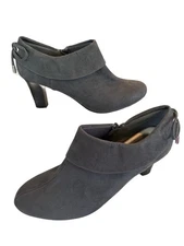 Coach and Four Women’s 9.5 Gray Ankle Booties Heels Zip Bow Classic Chic EUC