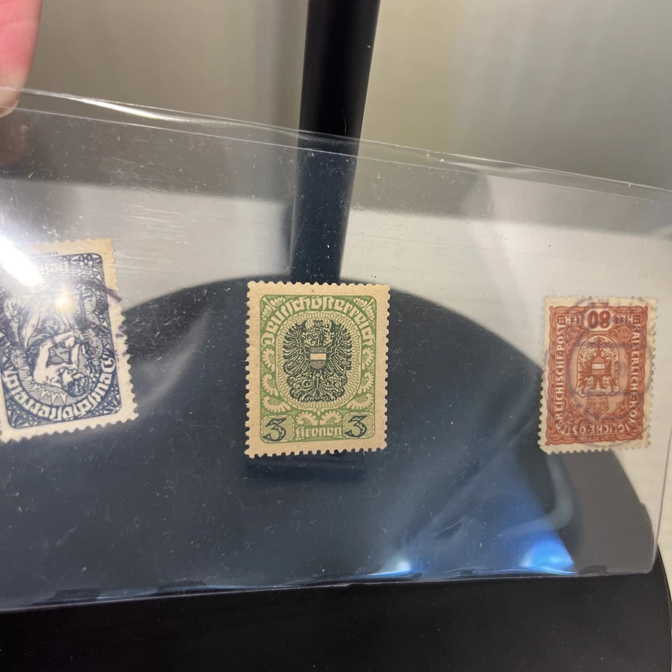 sello verde 3 coronas Austria - escudo de armas - 1920 - no cancelado Foto 4 de 4