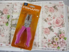 Fiskars Heart Shape 1/4" Hand Punch for Confetti, Junk Journal, Scrapbook Crafts