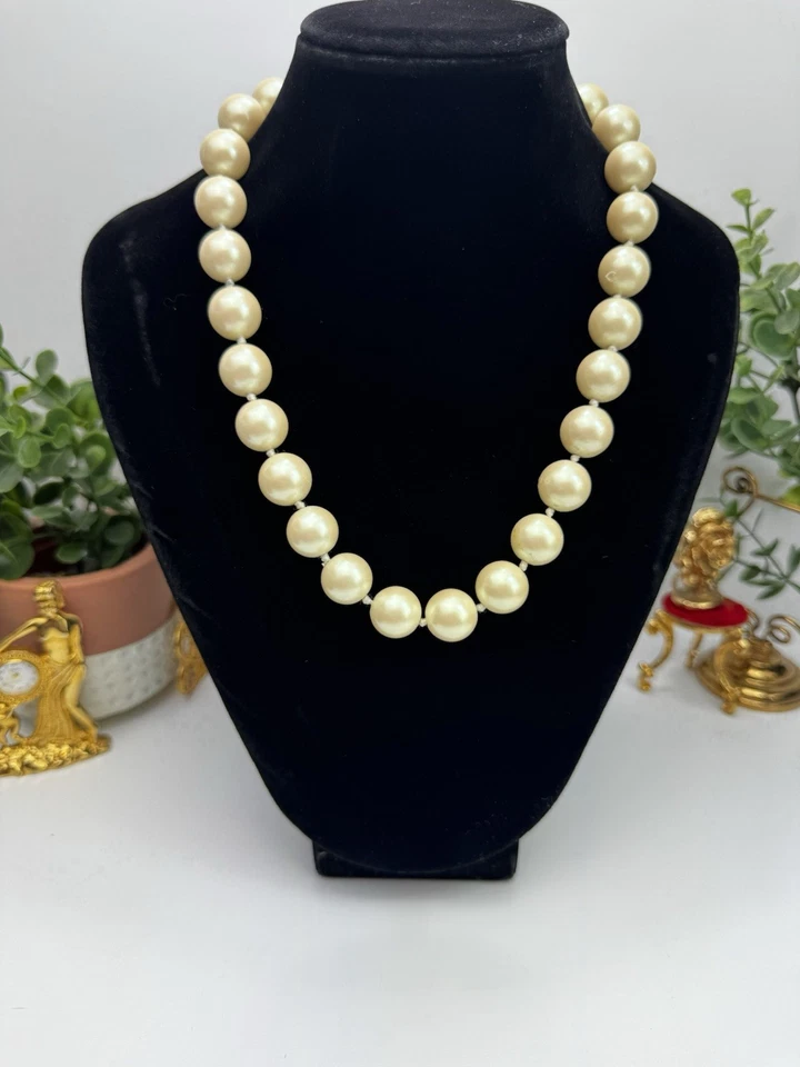 Collar Kate Spade Nueva York Perlas Cuentas Cierre Lazo Dorado 18" Clásico Elegante Foto 3 de 4