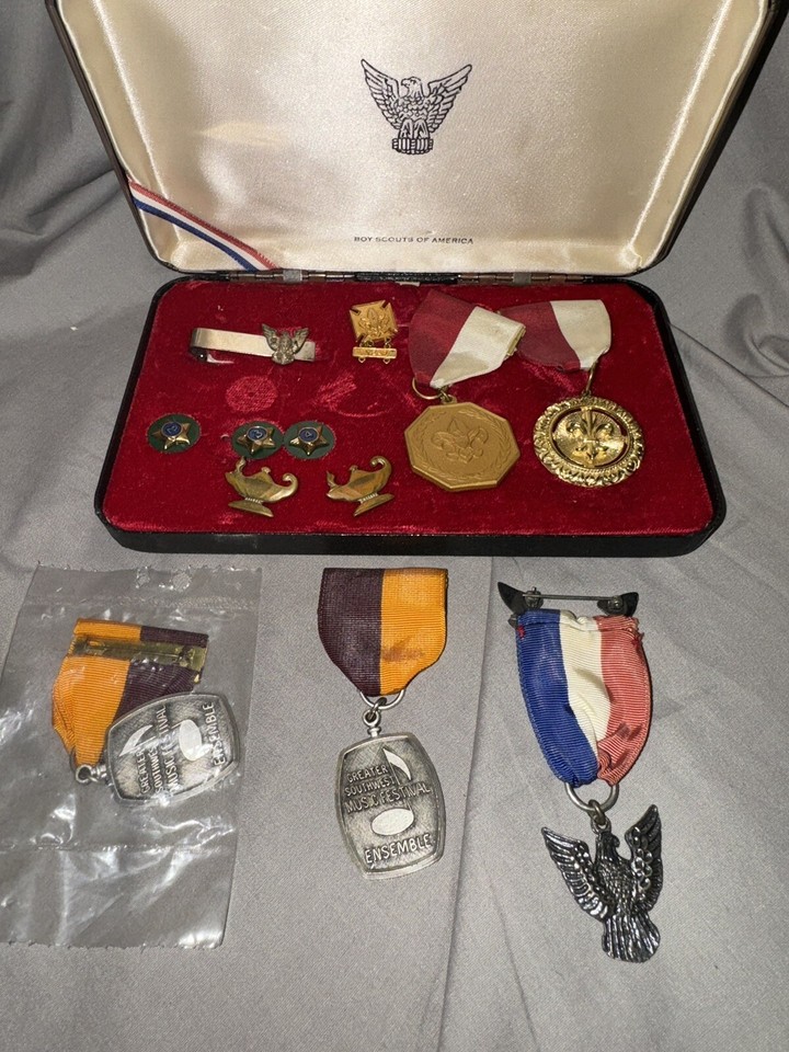 Vtg Lot Of Boy Scouts Of America, Cub Scouts Pins & Medals w/ BSA Box ...