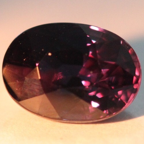 UBHEATED 1,57ct 7,4x5,4mm Ovalschliff Natural Change Sapphire - Bild 2 von 3