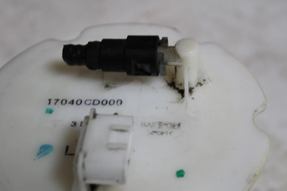 2003-2006 NISSAN 350Z FUEL PUMP ASSY  R2860 - Image 2 of 4