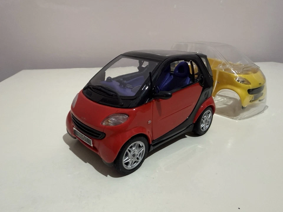 Smart 1/18 Maisto - Immagine 2 di 4