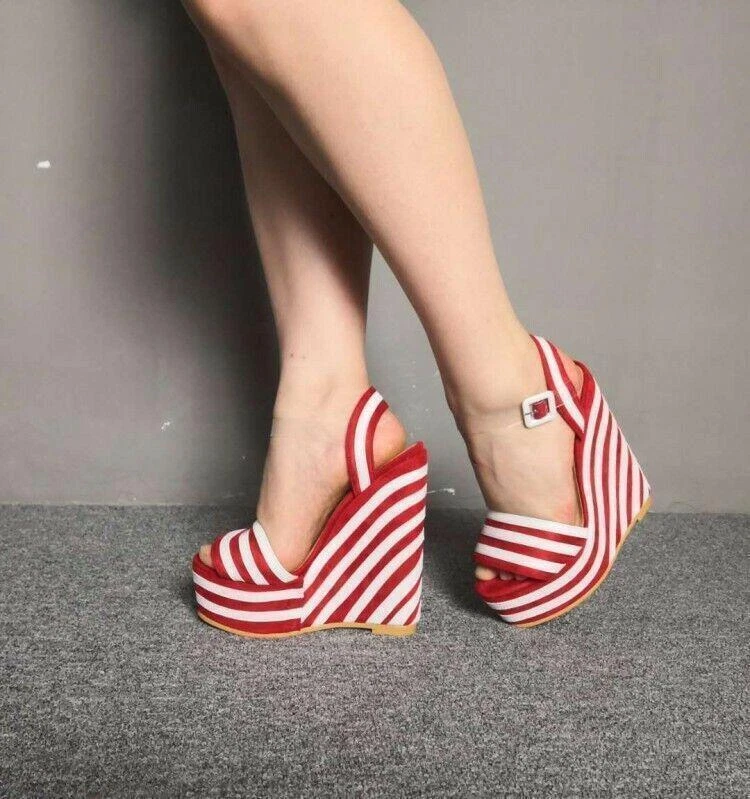 Sandalias de tacón alto a rayas con correa en el tobillo con plataforma y tacón de cuña para dama y mujer Foto 2 de 4