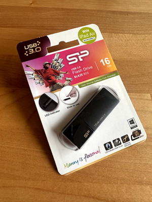 Silicon Power 16GB Flash Drive Blaze B05 USB 3.0/2.0 Black