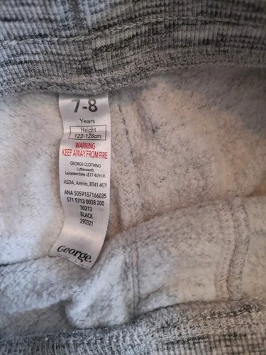 Boys Clothes Age 7-8 Bundle x6 T-shirts Hoodie Shorts Etc Good Used Condition - Picture 12 of 14