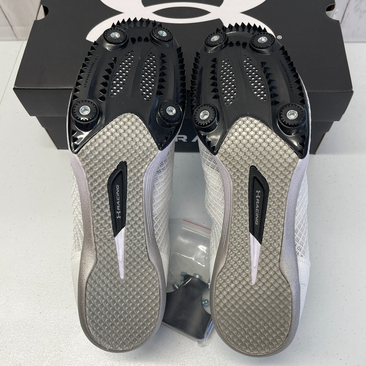 Under Armour Kick Distance 4 Track and Field Shoes M 10.5/W12 Spikes 3025460-100 Under Armour Kick Distance 4 Track and Field Shoes M 10.5  main image 2