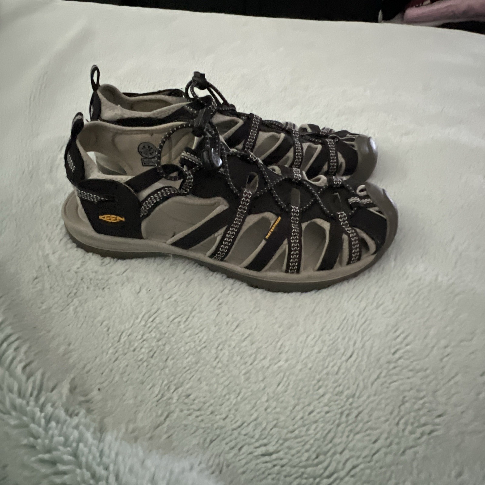 Keen Whisper sandalo donna taglia 10 impermeabile nero punta chiusa escursionismo scarpa acqua