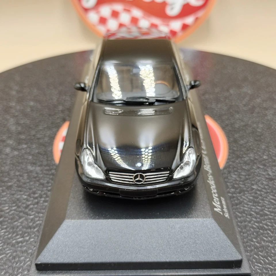 MINICHAMPS 1/43 Mercedes-Benz CLS-Class 2004 Black 400034300 - Image 3 of 4