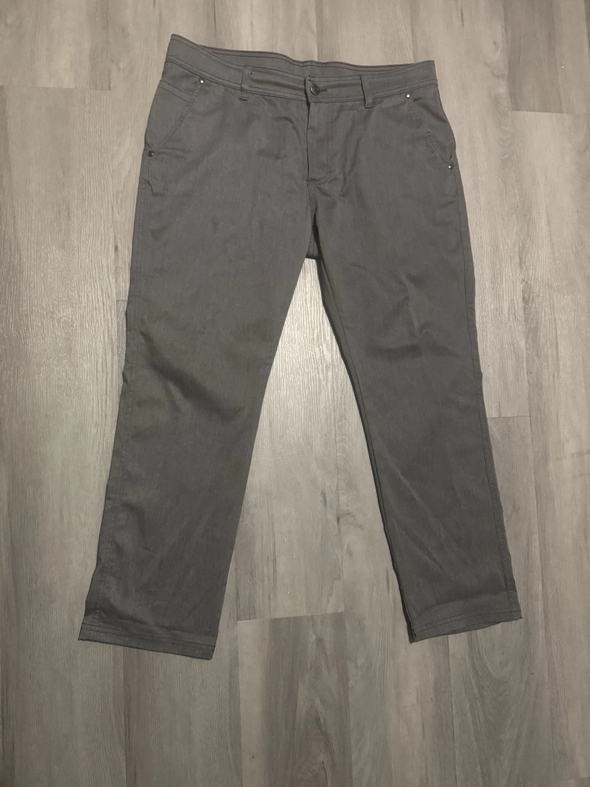 Men's Columbia Grey Khaki Pants Regular Fit 36W 30L Hiking Outdoors Flex