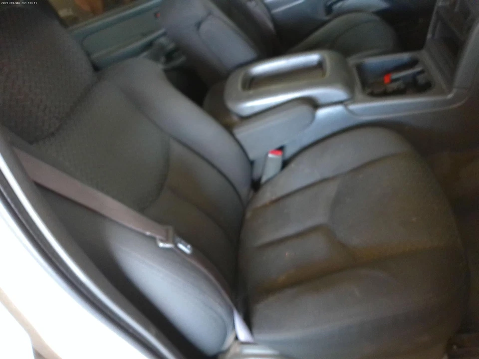 Used Rear Left Door Assembly Rear Side fits: 2004 Chevrolet Avalanche 1500 class Foto 2 de 4