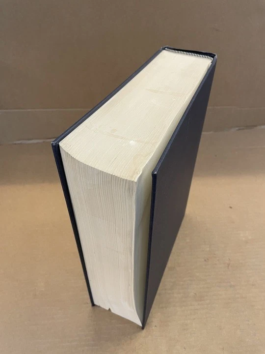 Large Oxford Latin Dictionary by P. G. W. Glare (1983, Hardcover) - Image 2 of 2