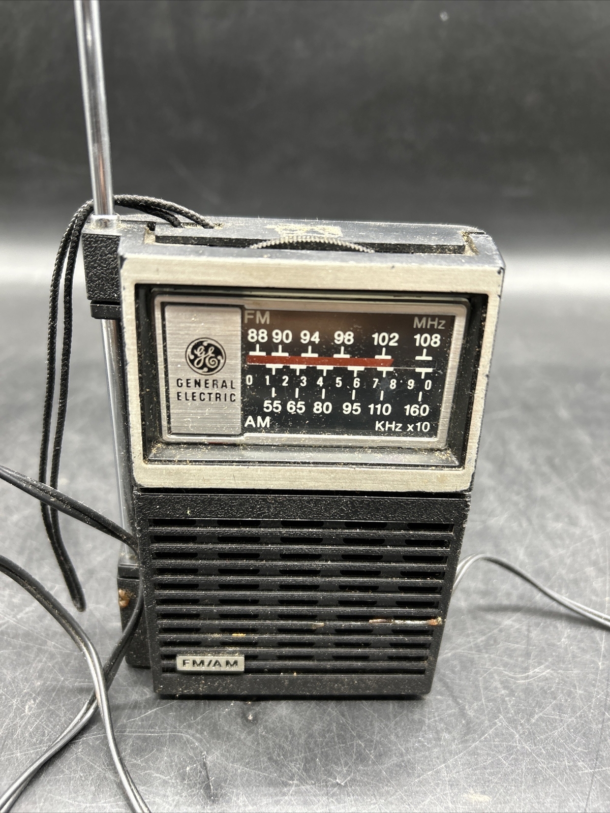 Vintage GE Hand Radio “7-2506B” Working Condition AM/FM | eBay