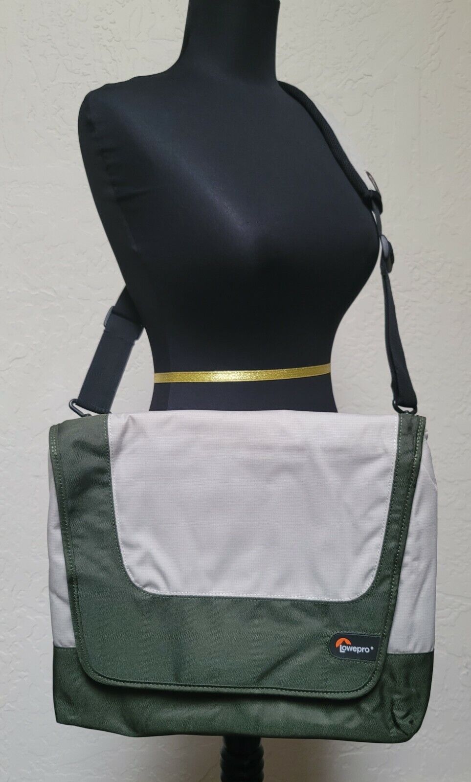 Lowepro Padded Green/Beige For 14" Laptop Shoulder Bag/Case W/Adjustable Strap