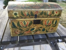 Coffre de mariage NORMAND 18em peinture à l'oeuf.