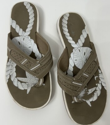 Clarks Women's 8M Seymour Dive Greystone Pierre Beach Themed Flip Flops