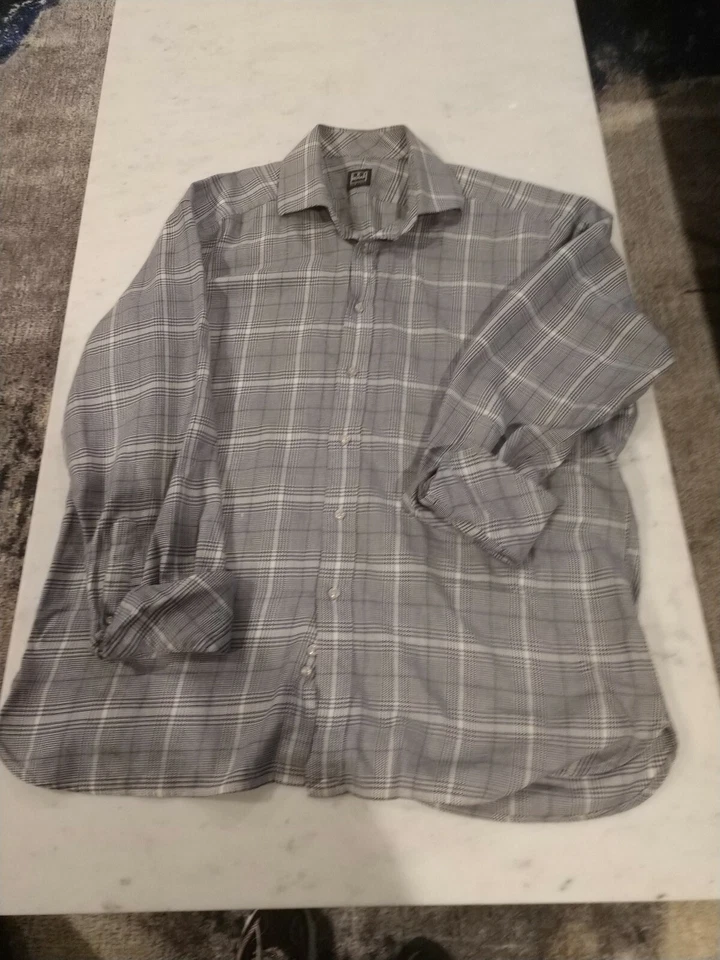 IKE Behar New York Mens light blues plaid dress shirt (L) very sharp pd 80 - Image 2 of 4