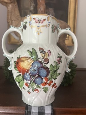Mottahedeh - Duke of Gloucester Double Handled Vase  -  Williamsburg Collection 