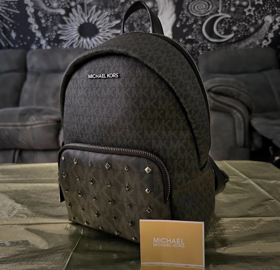 Mochila Y2k Michael Kors $548 cor preta e cinza couro cravejado fazer oferta  - Imagem 3 de 4
