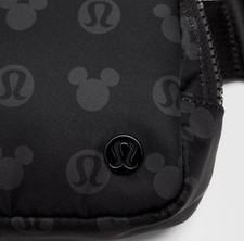 DISNEY LULULEMON EVERYWHERE BELT BAG 1L CLASSIC BLACK MICKEY NWT RETIRED