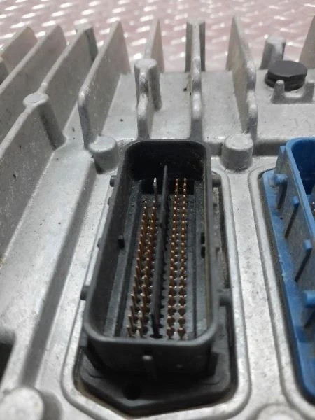 Chevrolet Express 2500 2014-2015 motor diésel Duramax 6,6 L ECM PN-12661877 OEM Foto 4 de 4