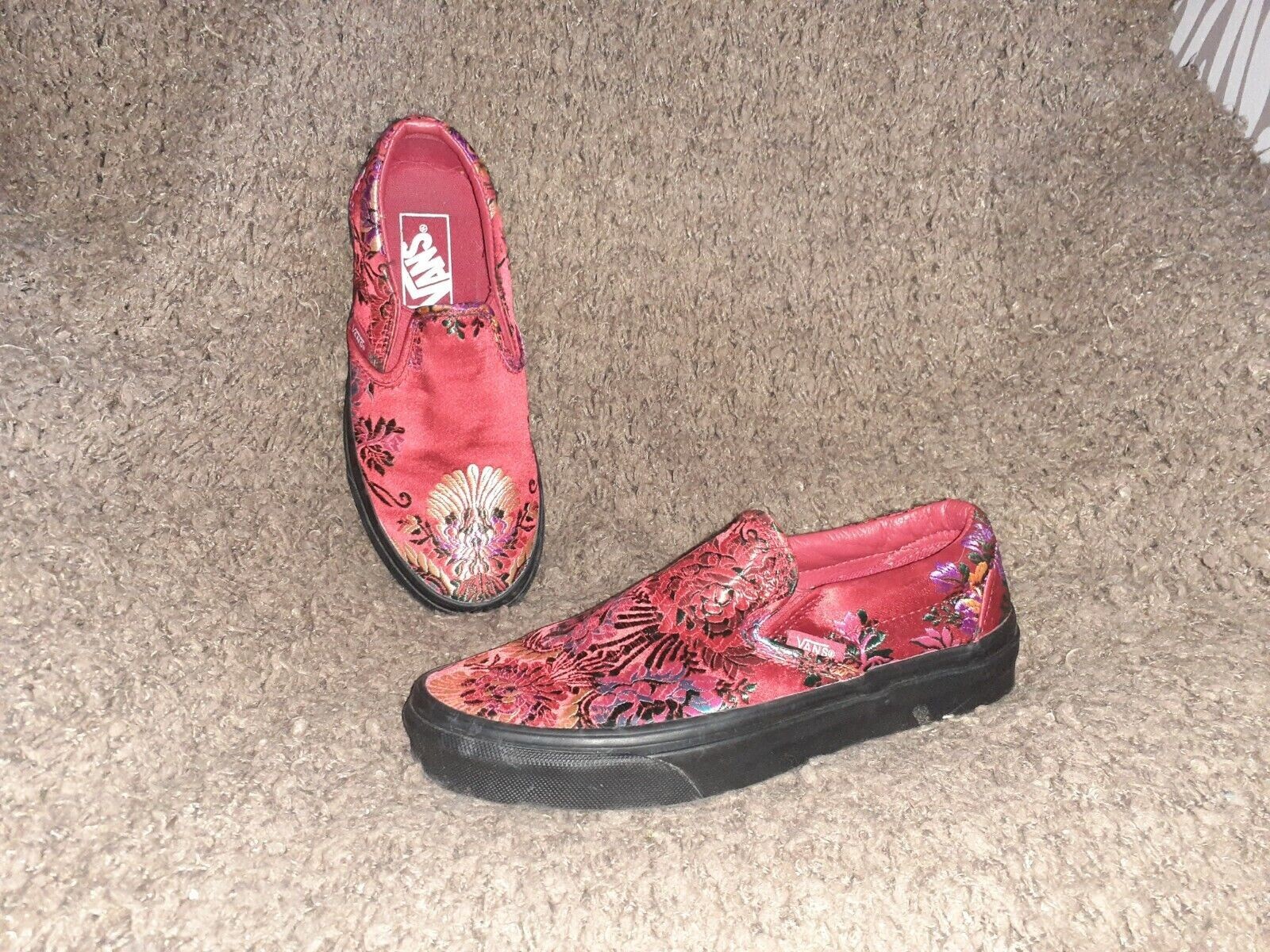 VANS Classic Slip-On Festival Satin Red Size 5.5 Women Excellent Condition-image
