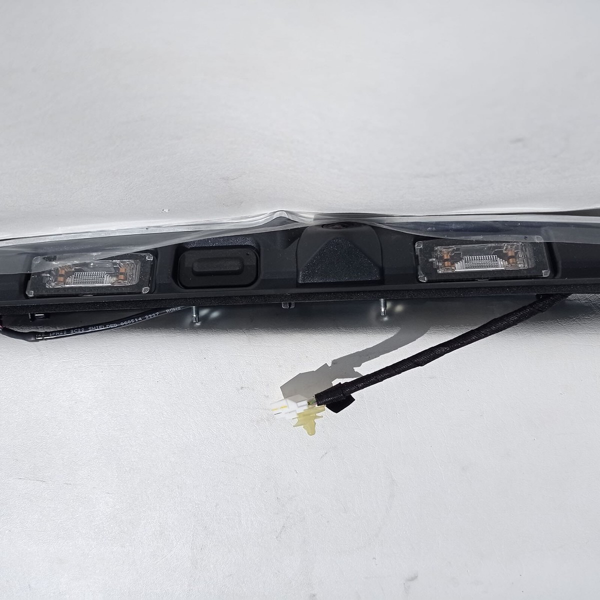 670017273 Maserati Ghibli 14-16 Rear Parking Camera Light Bar 
