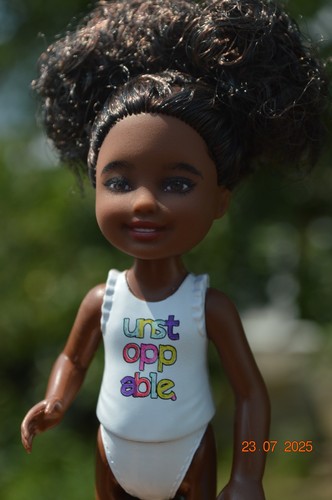 Barbie OOAK Repaint Chelsea doll - Picture 9 of 9
