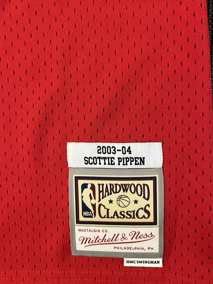 Mitchell & Ness 2003 HWC Chicago Bulls Scottie Pippen 33 Jersey Size XL - Image 3 of 4