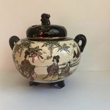 Antico bruciatore di incenso giapponese con piedi Satsuma Koro Jar firmato