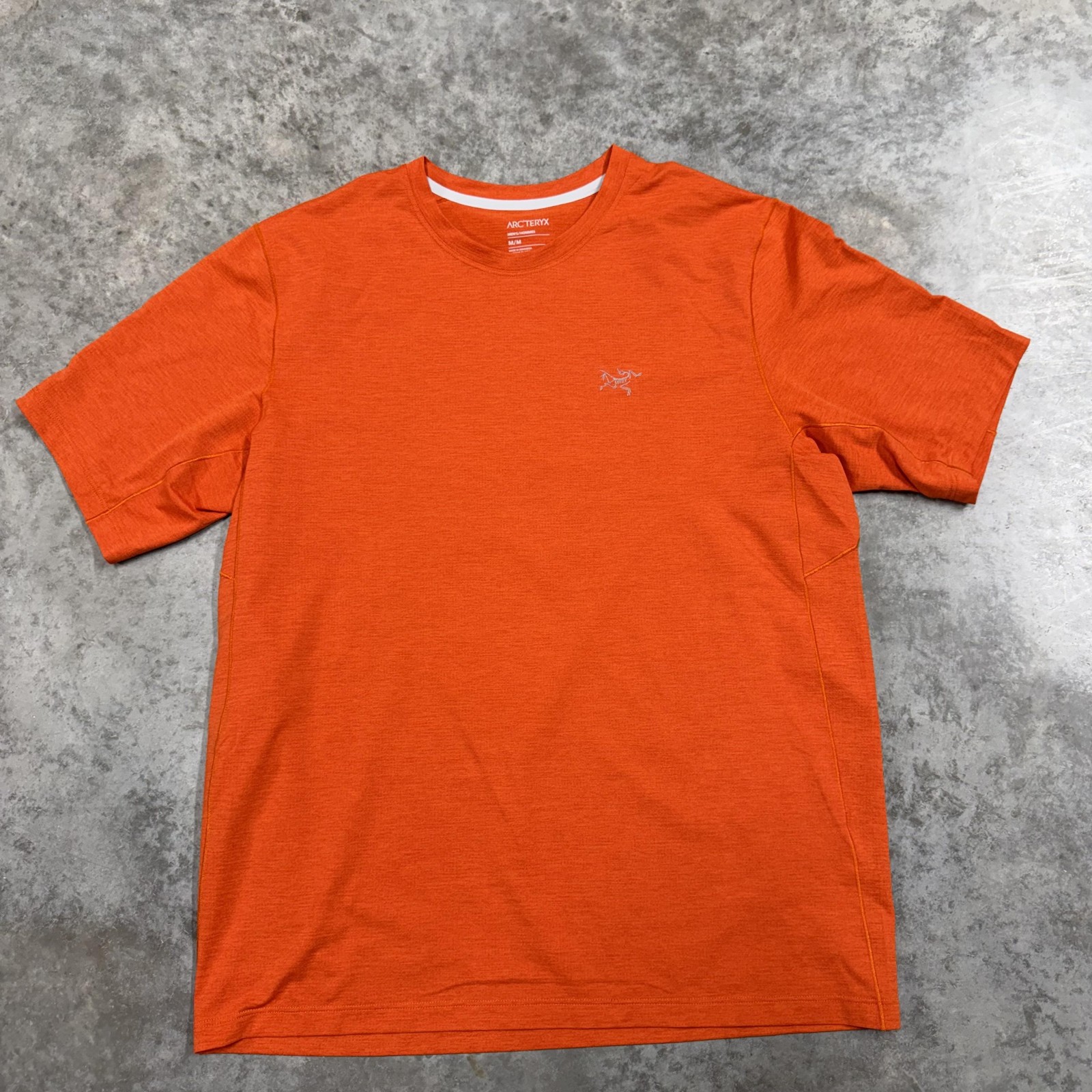 Arc'teryx Shirt Mens Medium Orange Short Sleeve Hiking Performance Tee Top