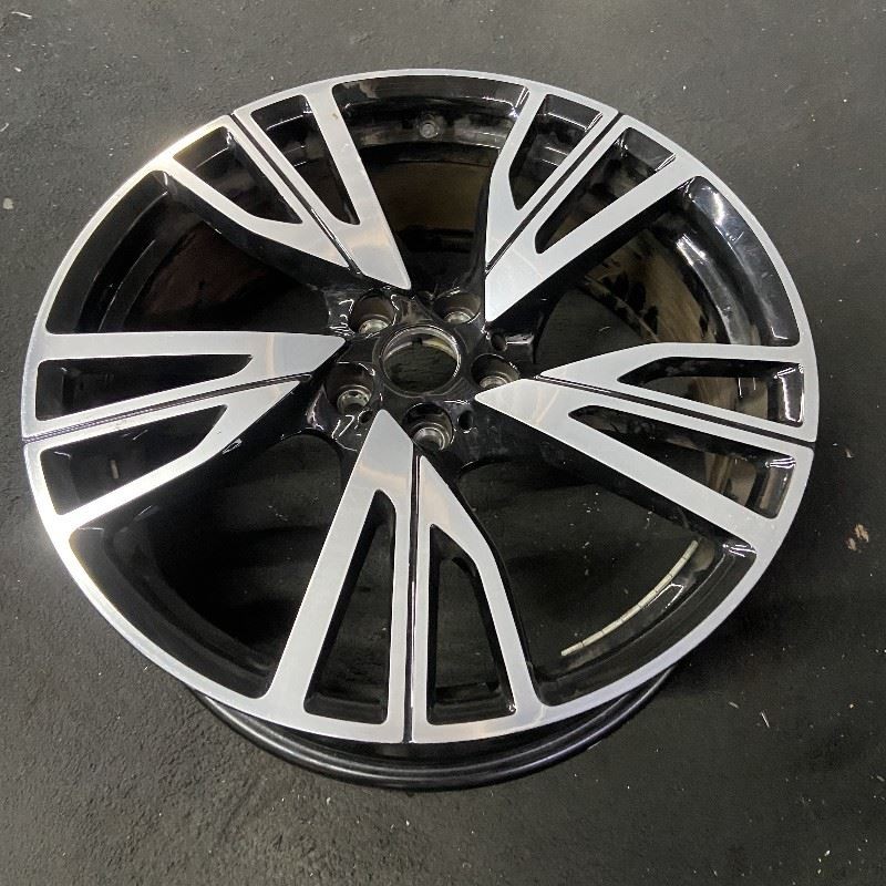 BMW i8 2014-2017 Front Left Wheel Black P/N 56086202
