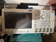 Tektronix MDO3024 200 MHz 4 Channel Mixed Domain Oscilloscope