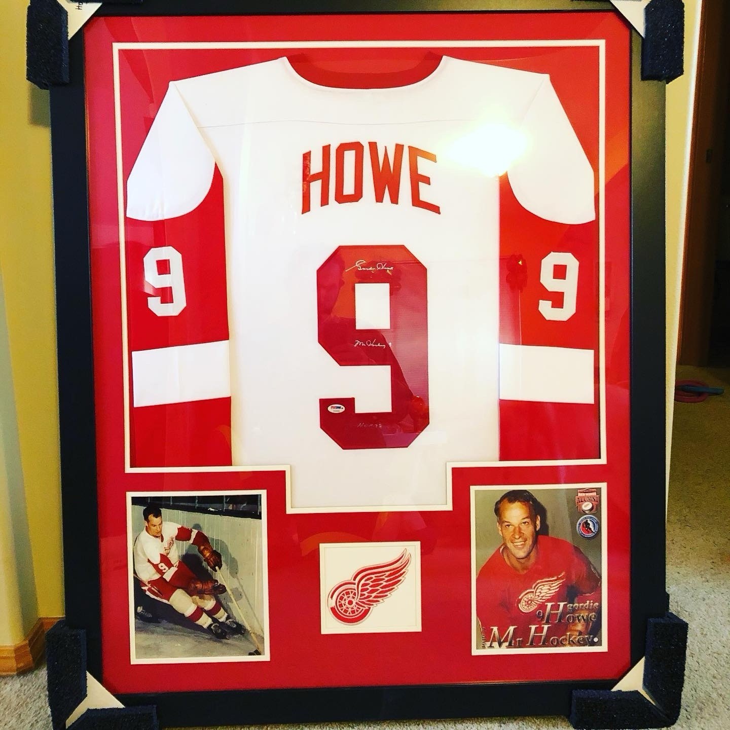 Gordie Howe Autographed Signed And Framed jersey. PSA COA 