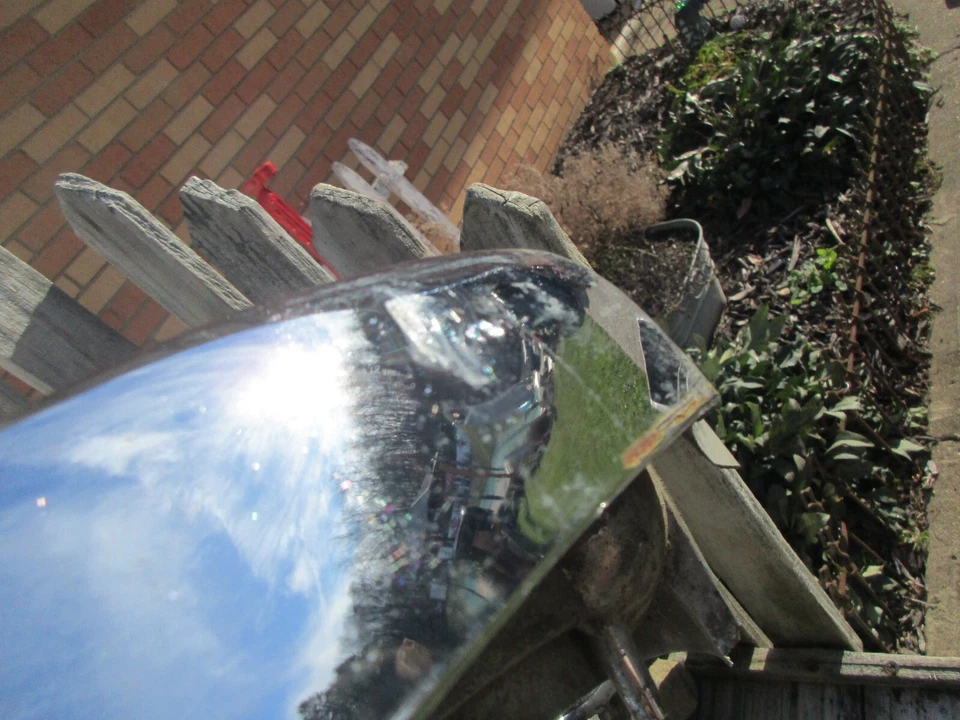 1962 PONTIAC BONNEVILLE LH TAILLIGHT BEZEL/5953077LH - Image 3 of 4