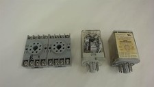 Lot Of 4, 2 Each Relays And 2 Each Terminal Blocks, See Description