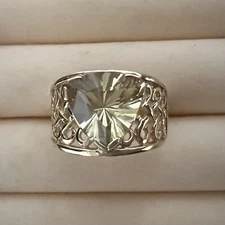 Vintage 14 Karat Yellow Gold Celtic Knot Natural Golden Beryl Ring Size 8.25