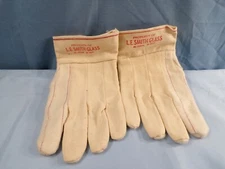Vintage Pair of New, Unused L.E. Smith Glass Factory Worker Gloves