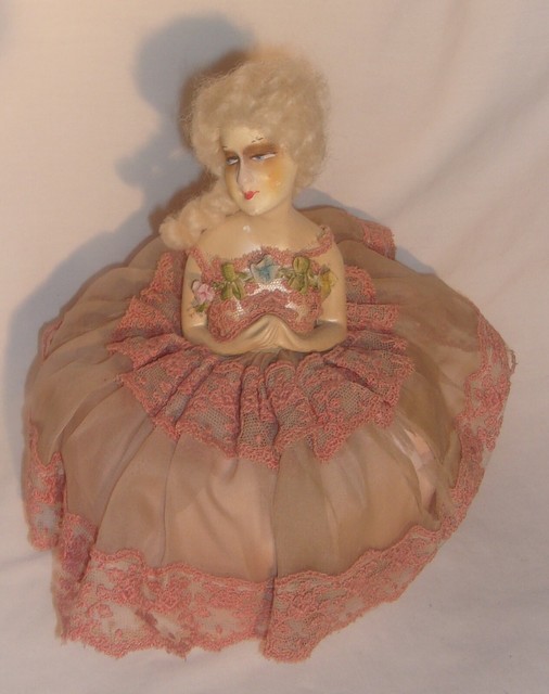 VINTAGE DOLL PIN CUSHION OLD SEWING COLLECTIBLE IN VERY GOOD CONDITION