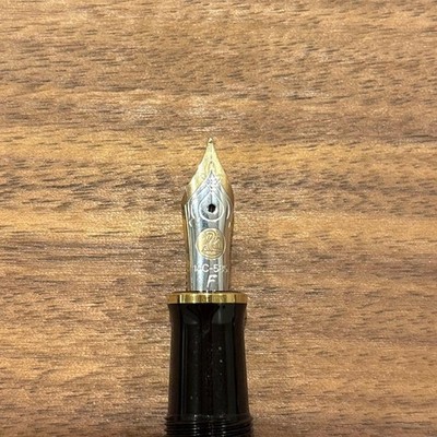 Pelikan Fountain Pen Red Stripe M400 Souveraine 14K Gold F 14C-585
