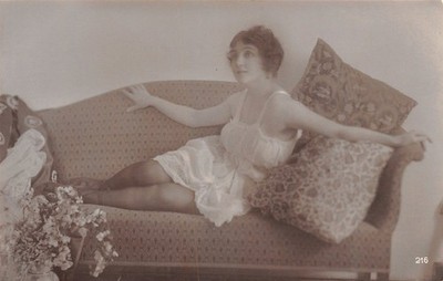 715489) Old Nice Erotic Postcard Look!!! 