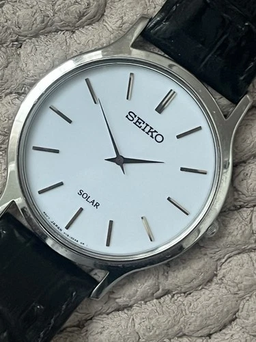 Seiko Solar Mens White Silver Vintage Watch 39mm Date 100M V115-0BE0 Black