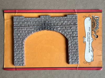 Chooch Enterprises #7015 ''HO'' Scale Double Cut Stone Tunnel Portal, unbenutzt