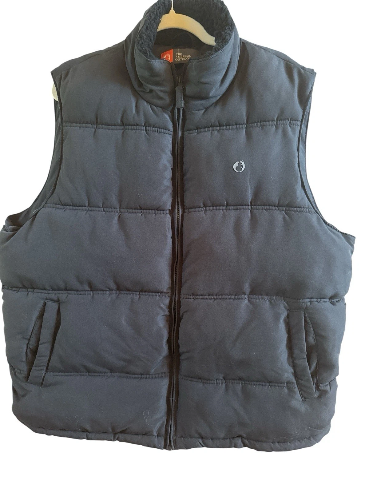 American Outdoorsman Men’s Navy Blue Puffer Vest Extra Large Pockets Outdoors